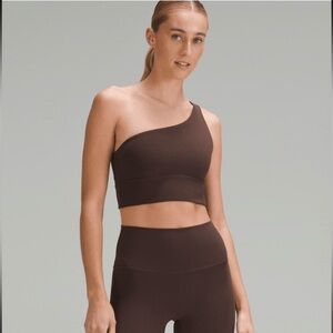 lululemon Align™ Asymmetrical Bra
Light Support, A/B Cup, size 6 Espresso Brown